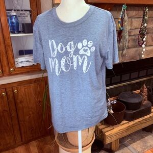 DOG MOM SIZE LARGE BLUE SHORT SLEEVE T-SHIRT NEVER WORN